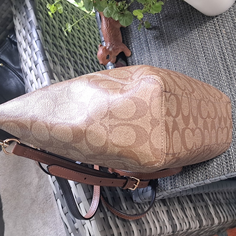 COACH KELSEY F28989 Signature Satchel, Shoulder, or Crossbody, Excellent Cond. - Picture 7 of 13